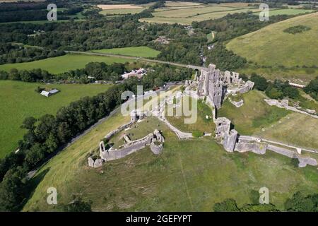 Vue aérienne du château de Corfe, Dorset, Royaume-Uni Banque D'Images