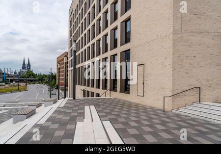 Nouvelle construction de l'hôtel Mote-One au salon de Cologne à Cologne-Deutz, cathédrale de Cologne, NRW, Allemagne, Banque D'Images