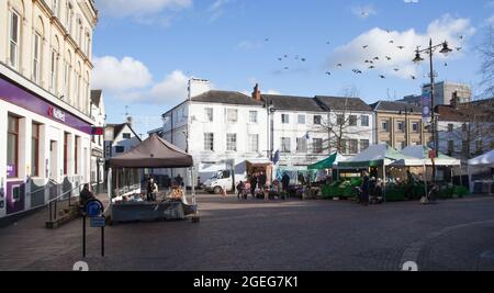 Vues sur le marché agricole de Wharf Street à Newbury, Berkshire au Royaume-Uni, prises le 19 novembre 2020 Banque D'Images