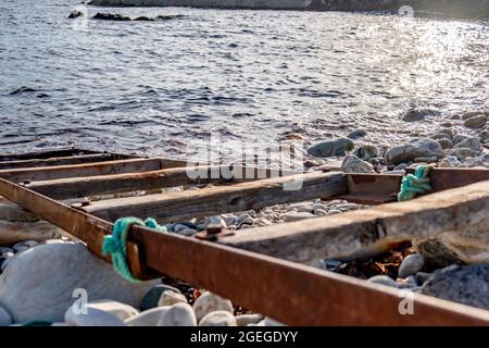 Chemin de fer de cale à un port dans le comté de Donegal - Irlande. Banque D'Images