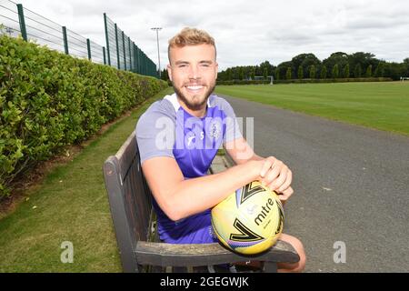 Journaux du dimanche Embargoed pour dimanche 22 août 21 Tranent, Ormiston, East Lothian.Scotland. Royaume-Uni .20th Aug 21 Hibernian Ryan Porteous t session de formation sur Scottish Premiership Match v Dundee crédit: eric mccowat/Alay Live News Banque D'Images