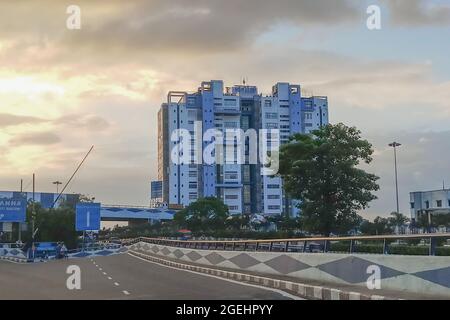 HOWRAH, BENGALE-OCCIDENTAL , INDE - JUILLET 8th 2018 : Nabanna, bâtiment du canton industriel de Howrah, abrite le Secrétariat d'Etat du Bengale-Occidental. Banque D'Images