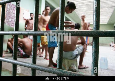 teixeira de freitas, bahia, brésil - 24 novembre 2009 : les détenus sont vus dans les cellules de prison du complexe de police de la ville de teixeira de freitas. Banque D'Images