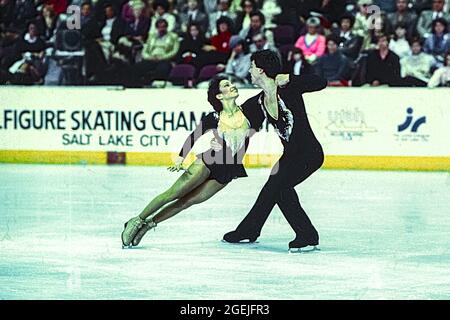 Kitty Carruthers, Peter Carruthers dans la compétition de patinage par paires aux champions nationaux de patinage artistique 1984 des États-Unis Banque D'Images