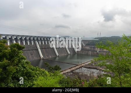 Barrage Sardar Sarovar sur la rivière Narmada à la vallée de Narmada, colonie de Kevadiya, district de Narmada, Gujarat, Inde Banque D'Images