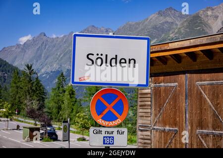 Célèbre village de Soelden en Autriche - une zone de sports d'hiver populaire - SOELDEN, AUTRICHE, EUROPE - 28 juillet 2021 Banque D'Images