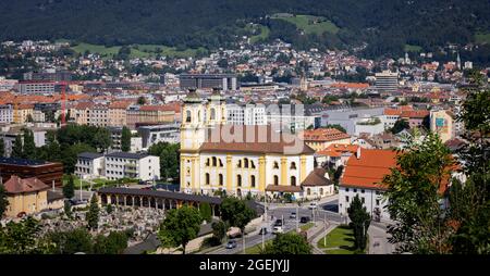 Vue aérienne sur la ville d'Innsbruck en Autriche Banque D'Images