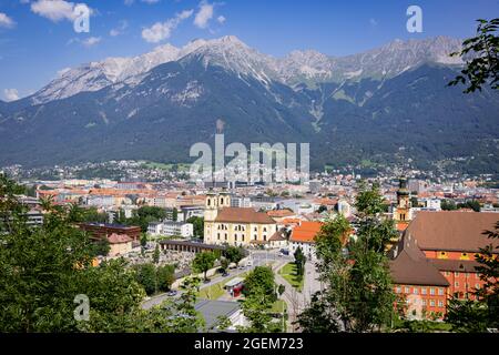 Vue aérienne sur la ville d'Innsbruck en Autriche Banque D'Images