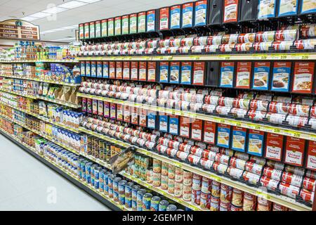 Florida Sanibel Island Jerry's Foods supermarché épicerie, intérieur à l'intérieur des étagères afficher solde boîtes de soupe Campbell, Banque D'Images