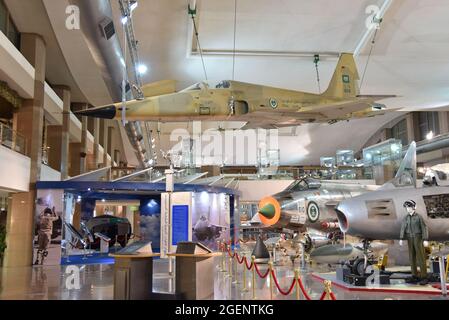 Riyad, Arabie Saoudite. 20 août 2021. Des expositions sont présentées au Musée de la Royal Saudi Air Force, à Riyad, en Arabie Saoudite, le 20 août 2021. Le Musée de la Royal Saudi Air Force présente l'histoire de la Royal Saudi Air Force depuis sa création dans les années 1920 jusqu'à nos jours. Crédit: Wang Haizhou/Xinhua/Alay Live News Banque D'Images