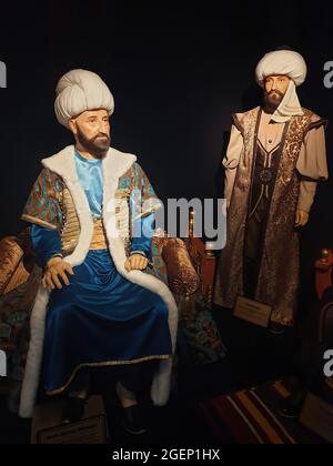 Eskisehir, Turquie, 7 juin 2019 : sculptures du sultan Fatih Mehmet et Osmangazi dans le musée de la sculpture de cire Yilmaz Buyukersen, Eskisehir, Turquie. Banque D'Images