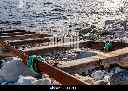 Chemin de fer de cale à un port dans le comté de Donegal - Irlande. Banque D'Images