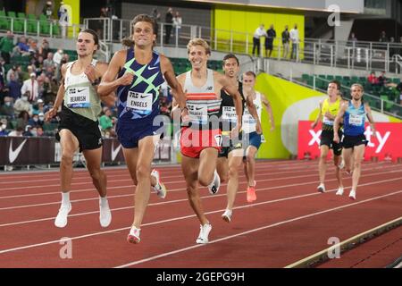 Geordie Beamish (AUS) bat Craig Engels (USA) et Charles Philbert-Thiboutot (CAN) pour gagner le mille international en 3:54.86 pendant le 46e Prefon Banque D'Images