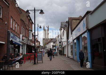 Vue sur High Street à Andover, Hampshire au Royaume-Uni Banque D'Images