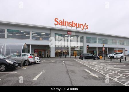 Magasin Sainsburys et parking avec espace de copie, Marus Bridge Retail Park, Wigan, Royaume-Uni Banque D'Images