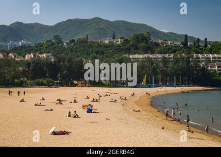 Plage Tai Pak ('Big White'), plage artificielle de Discovery Bay, île Lantau, Hong Kong (2011) Banque D'Images