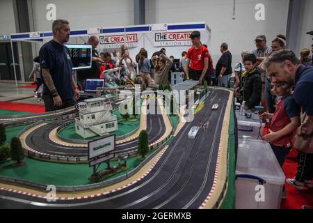 Farnborough, Royaume-Uni. 21 août 2021. The British Motor Show, du 19 au 22 août 2021, à Farnborough avec une exposition captivante de nouvelles voitures, le spectacle présente le Select Electric Motor Show, une Live Arena bourrée d'action, une scène live, des célébrités de l'automobile, Retro-Electric Live, un Supercar Paddock, Voitures classiques, le IMI Technology Theatre, essais routiers, et le favori, stunt pilotes live show .Paul Quezada-Neiman/Alay Live News Banque D'Images