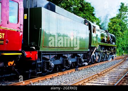 Merchant Navy Class no 35018 British India Line départ de York pour Scarborough avec Scarborough Spa Express, Angleterre Banque D'Images