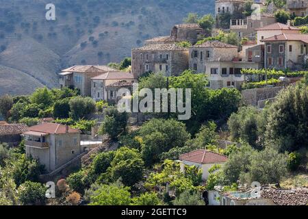 Le vieux village sur la colline, Qeparo, Albanie Banque D'Images