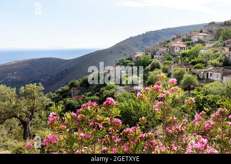 Le vieux village de Qeparo, Albanie Banque D'Images