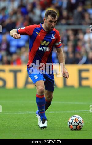 Londres, Royaume-Uni. 21 août 2021. James McArthur de Crystal Palace en action pendant le match. Match de première ligue, Crystal Palace v Brentford au stade Selhurst Park à Londres le samedi 21 août 2021. Cette image ne peut être utilisée qu'à des fins éditoriales. Utilisation éditoriale uniquement, licence requise pour une utilisation commerciale. Aucune utilisation dans les Paris, les jeux ou les publications d'un seul club/ligue/joueur. photo par Steffan Bowen/Andrew Orchard sports photographie/Alay Live news crédit: Andrew Orchard sports photographie/Alay Live News Banque D'Images