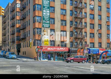 Le 1210 Sherman Avenue est un immeuble d'appartements Art déco conçu par Charles Kreymborg et érigé en 1937. Banque D'Images