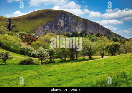 Vue depuis le pied de Benbulben, Co.Sligo, Irlande Banque D'Images