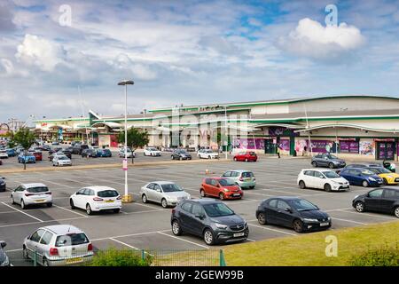 14 juillet 2019 : Southport, Merseyside, Royaume-Uni - complexe de loisirs Ocean Plaza, avec vue Cinema et grand parking. Banque D'Images