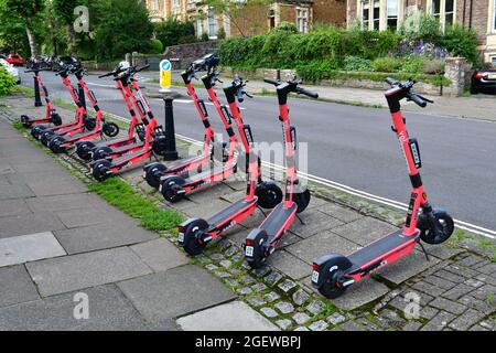 À JOUR. Le patron de VOI à rencontrer Dan Norris après que les entreprises de liens russes mettent en danger les essais de e-scooters. Crédit photo Robert Timoney/Alamy/stock/image Banque D'Images