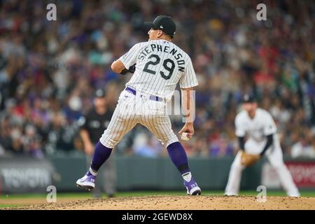 20 2021 août : Robert Stephenson (29) lance un terrain pendant le match avec les Arizona Diamondbacks et les Colorado Rockies qui se tiennent à Coors Field dans Denver Co. David Seelig/Cal Sport Medi Banque D'Images