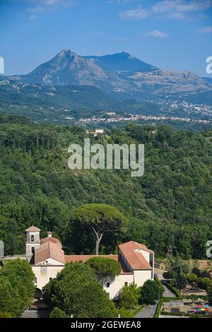 Vue panoramique sur Rivello, ville médiévale de la région de Basilicate, en Italie. Banque D'Images