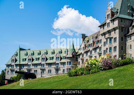 La Malbaie, Canada - juillet 20 2021 : la belle terrasse de l'hôtel le Manoir Richelieu à la Malbaie Banque D'Images