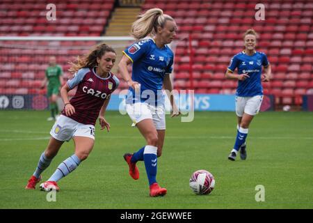 Walsall, Royaume-Uni. 07e août 2021. Toni Duggan (9 Everton) contrôle le ballon pendant le match de football avant-saison entre Aston Villa et Everton au stade Banks à Walsall, Angleterre crédit: SPP Sport Press photo. /Alamy Live News Banque D'Images