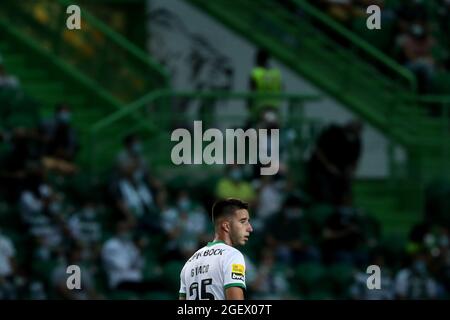 Lisbonne, Portugal. 21 août 2021. Goncalo Inacio, de Sporting CP, se lance lors du match de football de la Ligue portugaise entre Sporting CP et Belenenenses SAD au stade Jose Alvalade de Lisbonne, Portugal, le 21 août 2021. (Image de crédit : © Pedro Fiuza/ZUMA Press Wire) Banque D'Images