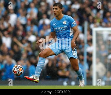 Manchester, Angleterre, 21 août 2021. Rodrigo de Manchester City pendant le match de la Premier League au Etihad Stadium de Manchester. Le crédit photo doit être lu : Darren Staples / Sportimage Banque D'Images