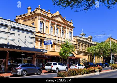 Orange, Australie - 4 octobre 2020 : rue commerçante centrale de la ville d'Orange, dans les plaines du Centre-Ouest australien, Nouvelle-Galles du Sud. Banque D'Images