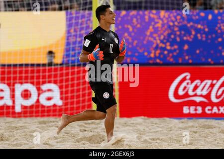 21 août 2021; Stade Luzhniki, Moscou, Russie: Coupe du monde de la FIFA, tournoi de football de plage; Yoao Rolon du Paraguay, pendant le match entre la Russie et le Paraguay, pour la 2ème partie du Groupe A Banque D'Images