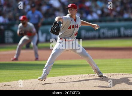 Cleveland, États-Unis. 21 août 2021. Les Anges de Los Angeles Steve Cishek (40) se présente dans le premier restaurant contre les Cleveland Indians au progressive Field de Cleveland, Ohio, le samedi 21 août 2021. Photo par Aaron Josefczyk/UPI crédit: UPI/Alay Live News Banque D'Images