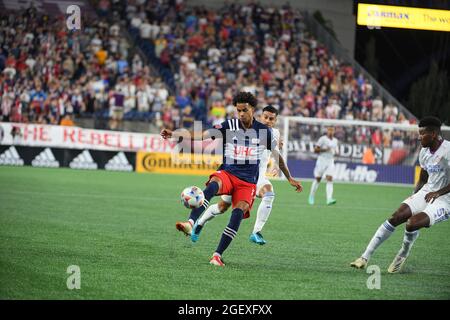 Samedi 21 août 2021: La révolution de la Nouvelle Angleterre avance Tajon Buchanan (17) dans l'action de jeu pendant le jeu MLS entre le FC Cincinnati et la révolution de la Nouvelle Angleterre qui s'est tenu au stade Gillette dans Foxborough Massachusetts. Eric Canha/CSM Banque D'Images