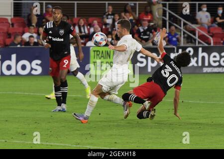 Washington, États-Unis. 21 août 2021. L'attaquant de DC United Kevin Paredes tombe sur le terrain pendant le match DC United contre Atlanta United aujourd'hui le 21 août 2021 à Audi Field à Washington DC, États-Unis. (Photo de Lénine Nolly/Sipa USA) Credit: SIPA USA/Alay Live News Banque D'Images