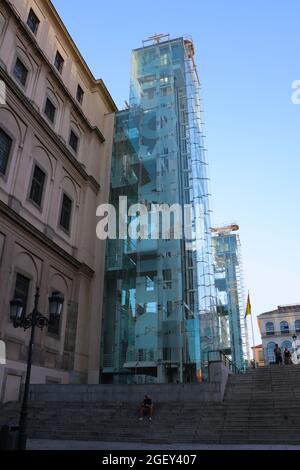 Entrée principale du musée d'art moderne Reina Sofia inauguré le 10 septembre 1992 dans le centre de Madrid en Espagne Banque D'Images