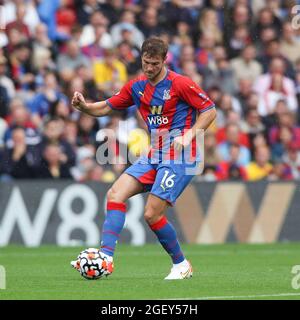 Londres, Royaume-Uni. 22 août 2021. Joachim Andersen de Crystal Palace en action pendant le match de Premier League entre Crystal Palace et Brentford au Selhurst Park, Londres, Angleterre, le 21 août 2021. Photo de Ken Sparks. Utilisation éditoriale uniquement, licence requise pour une utilisation commerciale. Aucune utilisation dans les Paris, les jeux ou les publications d'un seul club/ligue/joueur. Crédit : UK Sports pics Ltd/Alay Live News Banque D'Images