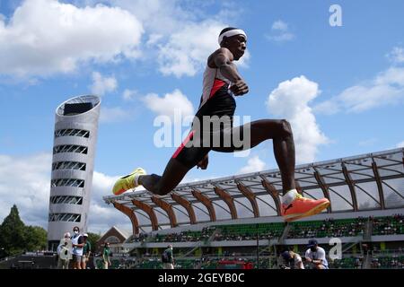 Pedro Pichardo (por) gagne le triple saut à 57-10 1/4 (17,63 m) pendant la 46e Prefontaine Classic, samedi, 21 août 2021, à Eugene, Our. Banque D'Images