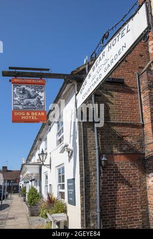 pub et hôtel pour chiens et ours dans le village de lenham dans le kent Banque D'Images