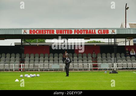 Strood, Royaume-Uni. 22 août 2021. Hounslow entraîneur pendant le match de première classe de la Ligue nationale des femmes de la FA entre Gillingham et Hounslow à Rochester United Sports Ground à Strood, en Angleterre. Crédit: SPP Sport presse photo. /Alamy Live News Banque D'Images