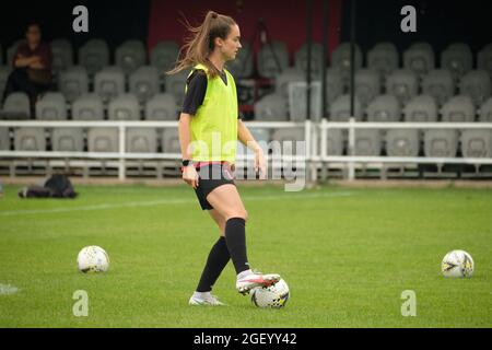 Strood, Royaume-Uni. 22 août 2021. Gillingham s'échauffe pendant le match de première catégorie de la Ligue nationale des femmes de la FA entre Gillingham et Hounslow au Rochester United Sports Ground à Strood, en Angleterre. Crédit: SPP Sport presse photo. /Alamy Live News Banque D'Images