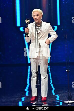 21 août 2021, Taipei, Taipei City, Taïwan: L'auteur-compositeur-interprète taïwanais HUSH remporte le prix du meilleur compositeur - catégorie vocale aux 32e Golden Melody Awards (image de crédit : © document via ZUMA Press Wire) Banque D'Images