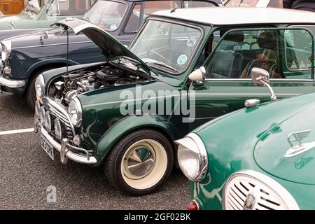 Kilmarnock, Royaume-Uni. 22 août 2021. Le club automobile classique d'Ayrshire a accueilli une exposition de voiture classique et vintage, avec 120 voitures, camions et autobus avec des propriétaires de partout au Royaume-Uni. Heureusement, les restrictions Covid ont été assouplies et le spectacle a été permis à l'avance et est la première exposition de son genre organisé par le car Club, depuis mars 2020. Crédit : Findlay/Alay Live News Banque D'Images