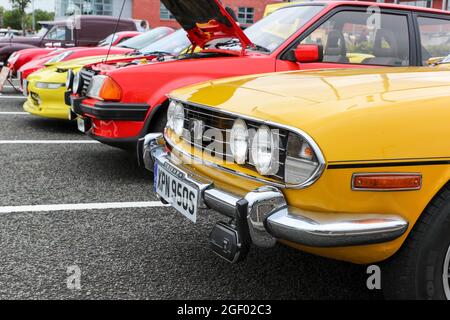 Kilmarnock, Royaume-Uni. 22 août 2021. Le club automobile classique d'Ayrshire a accueilli une exposition de voiture classique et vintage, avec 120 voitures, camions et autobus avec des propriétaires de partout au Royaume-Uni. Heureusement, les restrictions Covid ont été assouplies et le spectacle a été permis à l'avance et est la première exposition de son genre organisé par le car Club, depuis mars 2020. Crédit : Findlay/Alay Live News Banque D'Images