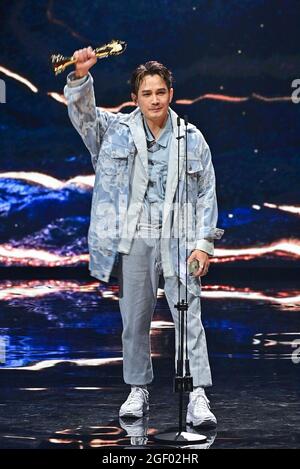 21 août 2021, Taipei, Taipei City, Taïwan: Wing Lo, auteur-compositeur-interprète taïwanais, remporte le prix du meilleur chanteur Hakka - catégorie vocale aux 32e Golden Melody Awards (Credit image: © Handout via ZUMA Press Wire) Banque D'Images